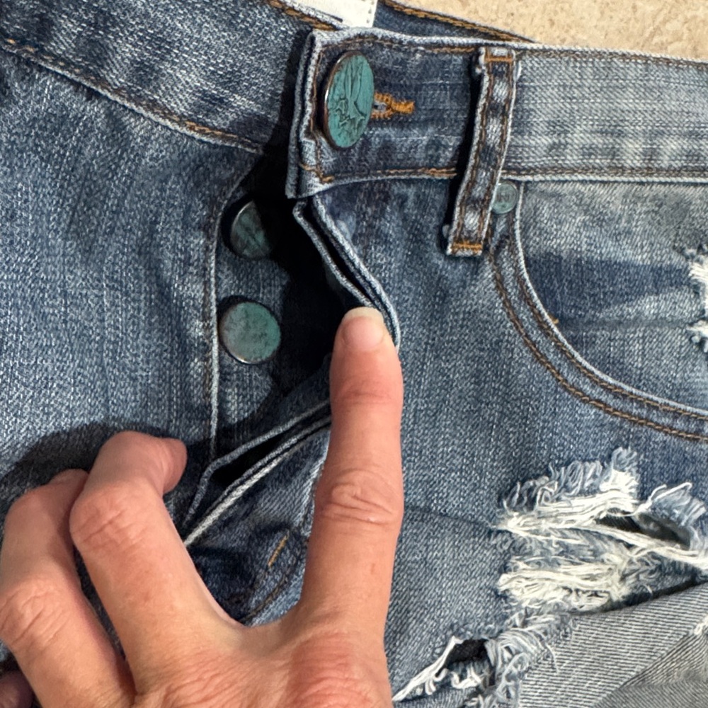 One Teaspoon Distressed Denim Shorts Size 25 - Picture 5 of 8